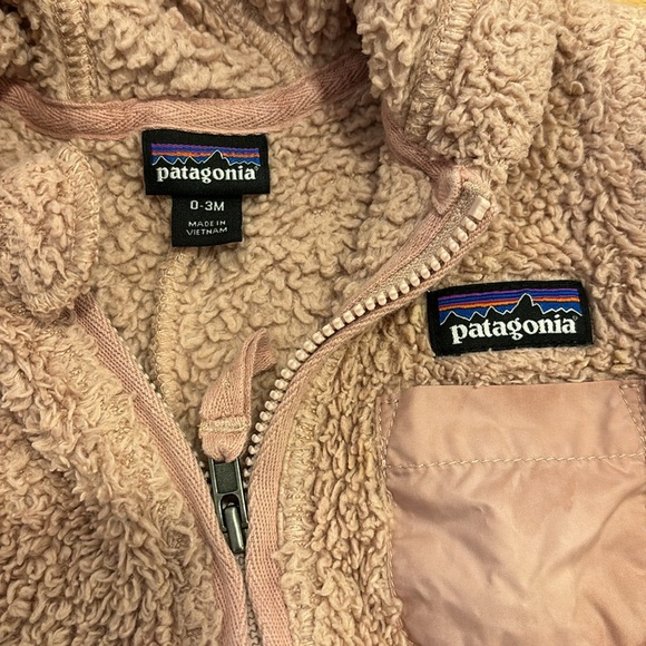 Patagonia Baby Furry Friends Fleece Bunting, 0-3 months - Picture 3 of 4